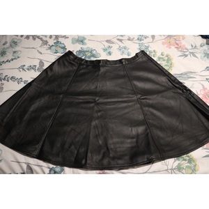 🖤 LAUREN CONRAD FAUX LEATHER SKIRT 🖤